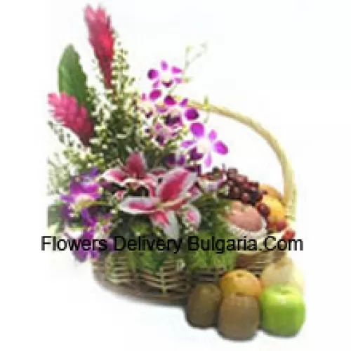 Basket Of 4 Kg (8.8 Lbs) Assorted Fresh Fruit Basket With Assorted Flowers